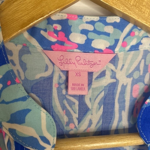 Lilly Pulitzer Sarasota Tunic Bay Blue Into the Deep Seashell Print - Picture 2 of 6